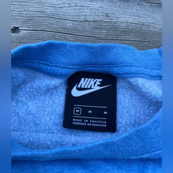 Blue Nike crewneck - Picture 3 of 3